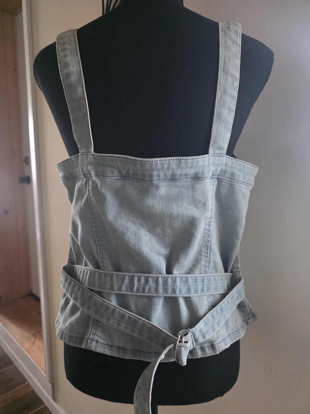 Guess blue denim button up top with belt (Size L) - Picture 5 of 7